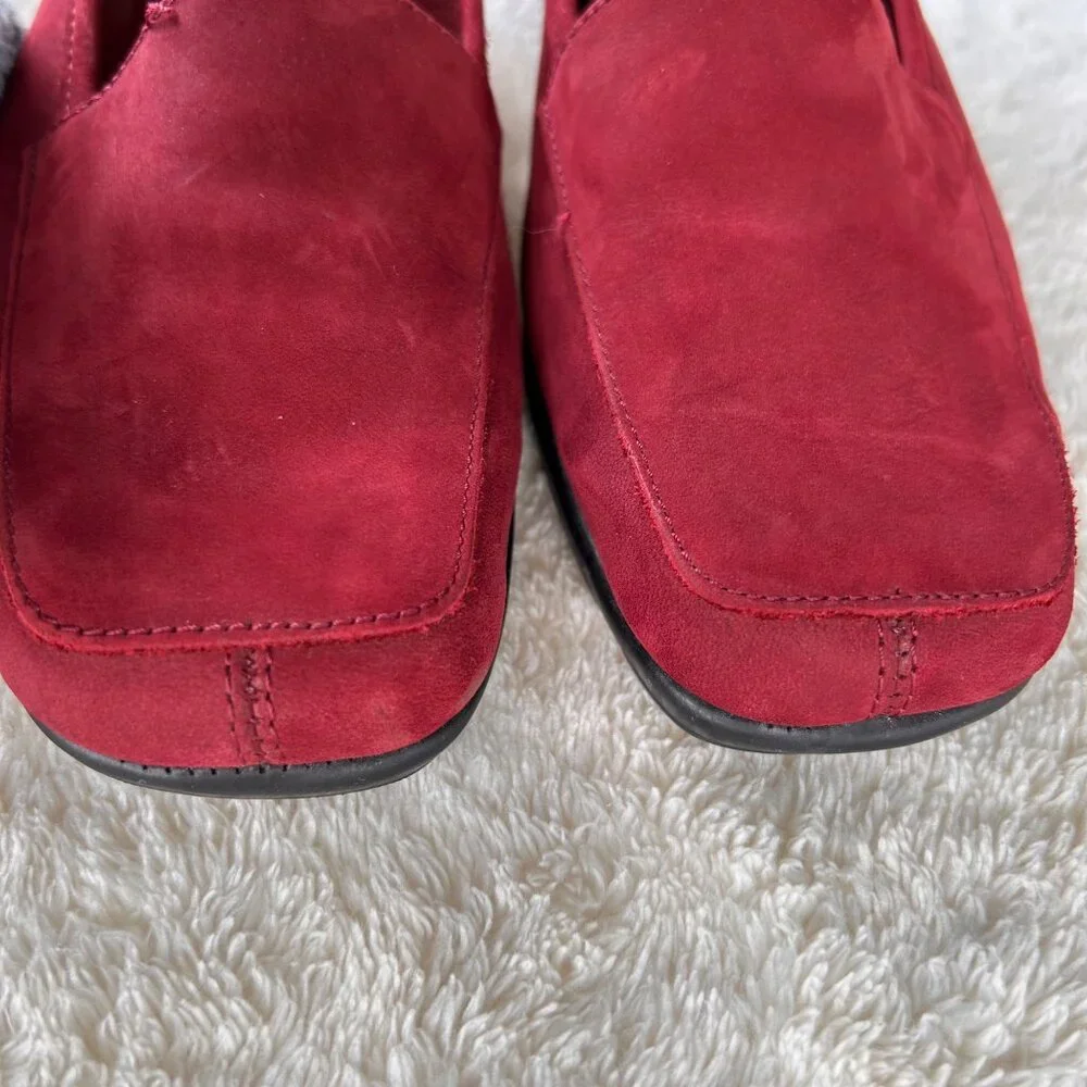 Aerosoles Women's Red Suede Slip-On Loafers Size 7B Leather Upper Rubber Sole